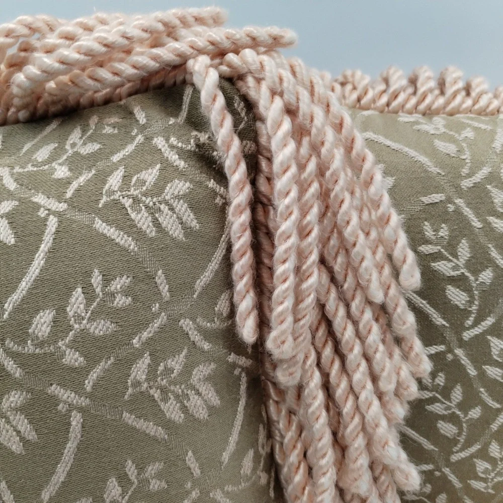 Vtg DAKOTAH Set of 2 Throw Pillows Green Trellis Leaf Jacquard Heavy Rope Fringe